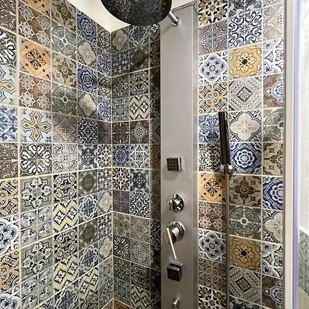 Stylish Orange In Center Apartament